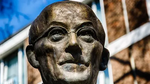 Kölner Denkmäler - Kardinal Frings